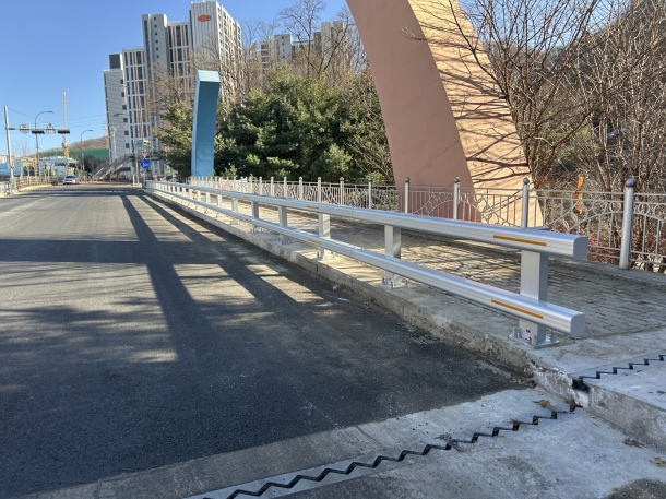 교량난간